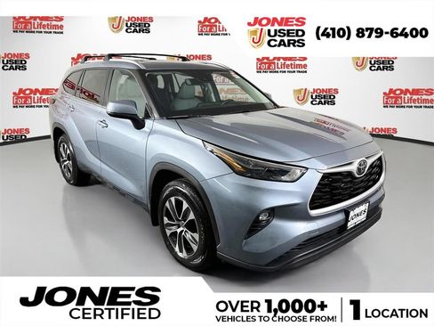 Used 2023 Toyota Highlander XLE AWD/4WD image 1