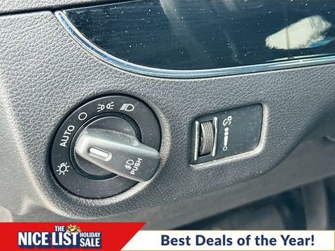 Used 2014 Dodge Grand Caravan SXT image 10