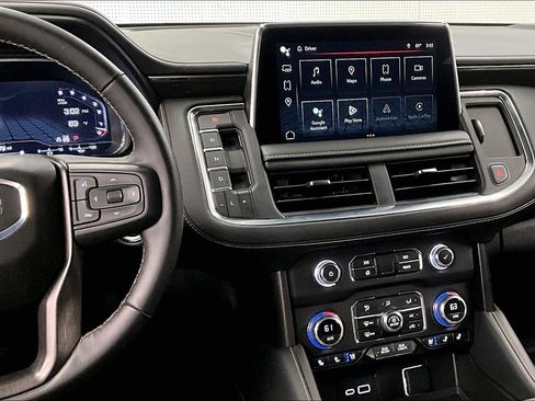 Used 2024 GMC Yukon XL AT4 AWD/4WD image 7