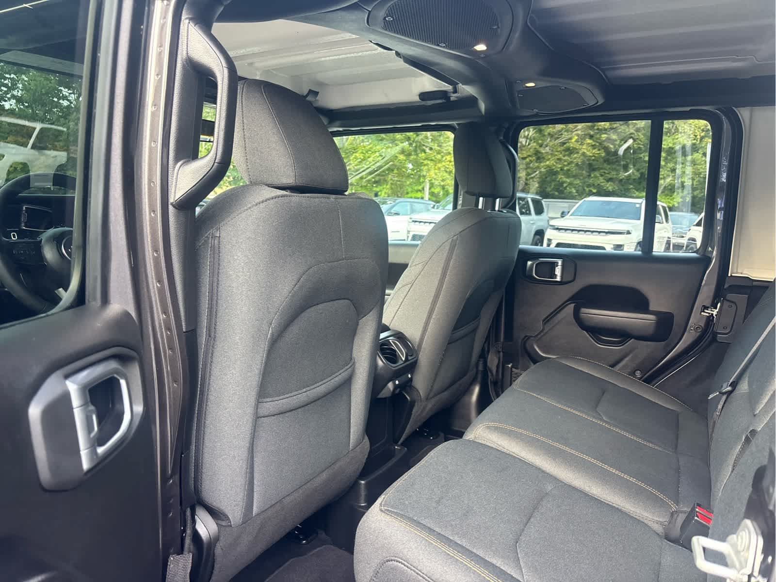Used 2024 Jeep Wrangler Unlimited w/ Convenience Group AWD/4WD image 12