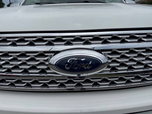 Used 2021 Ford Expedition Max Platinum AWD/4WD image 8