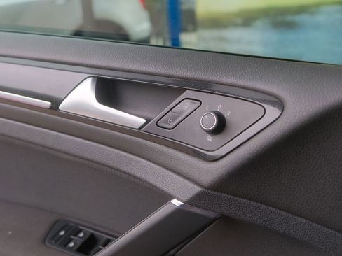 Used 2017 Volkswagen GTI Sport image 10