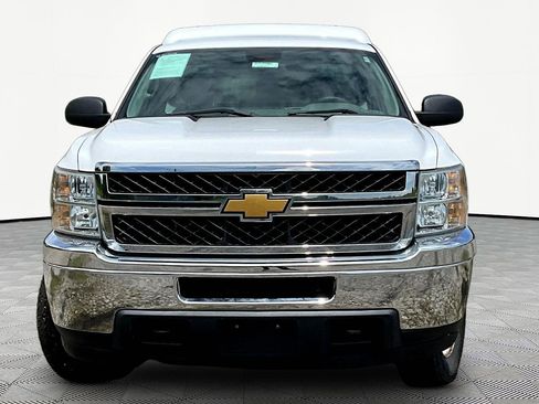 Used 2013 Chevrolet Silverado 2500 W/T AWD/4WD image 2