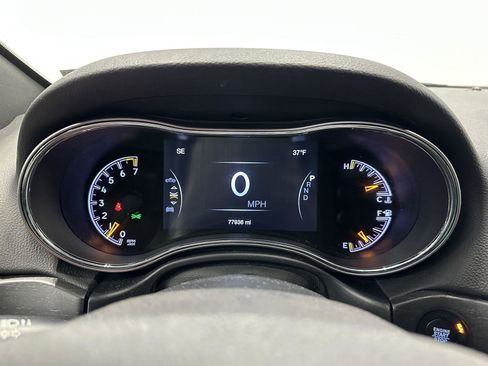 Used 2018 Jeep Grand Cherokee Limited image 18