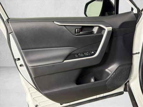 Used 2023 Toyota RAV4 LE AWD/4WD image 10