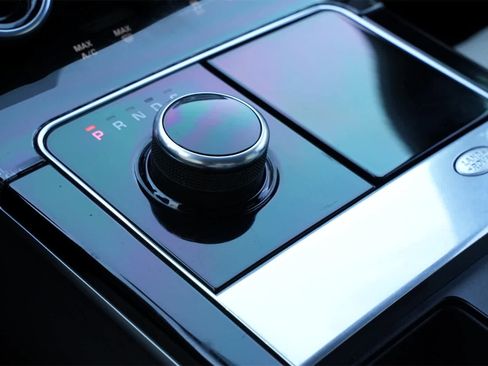 Used 2018 Land Rover Range Rover Velar R-Dynamic SE image 15