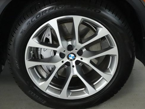 Used 2026 BMW X5 xDrive50e w/ Climate Comfort Package AWD/4WD image 11