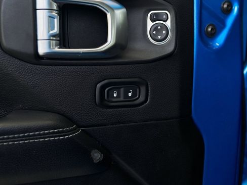 Used 2022 Jeep Wrangler Unlimited Sahara image 20