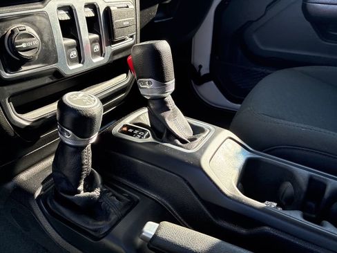 Used 2019 Jeep Wrangler Sport image 14