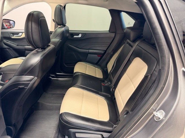 Used 2021 Ford Escape Titanium w/ Titanium Elite Package AWD/4WD image 19