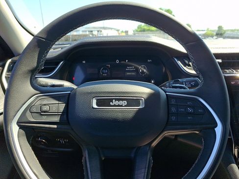 Certified 2024 Jeep Grand Cherokee Limited AWD/4WD image 20