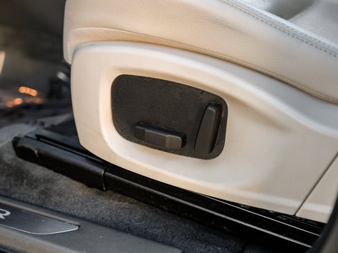 Used 2019 Jaguar E-PACE S image 35