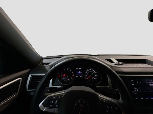 Used 2021 Volkswagen Atlas Cross Sport SE w/ Panoramic Sunroof Package image 7