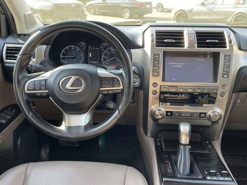 Used 2021 Lexus GX 460 w/ Accessory Package AWD/4WD image 9