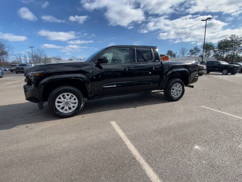 Certified 2025 Toyota Tacoma SR5 w/ SR5 Upgrade Package image 14