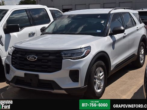 Used 2026 Ford Explorer Active RWD image 1