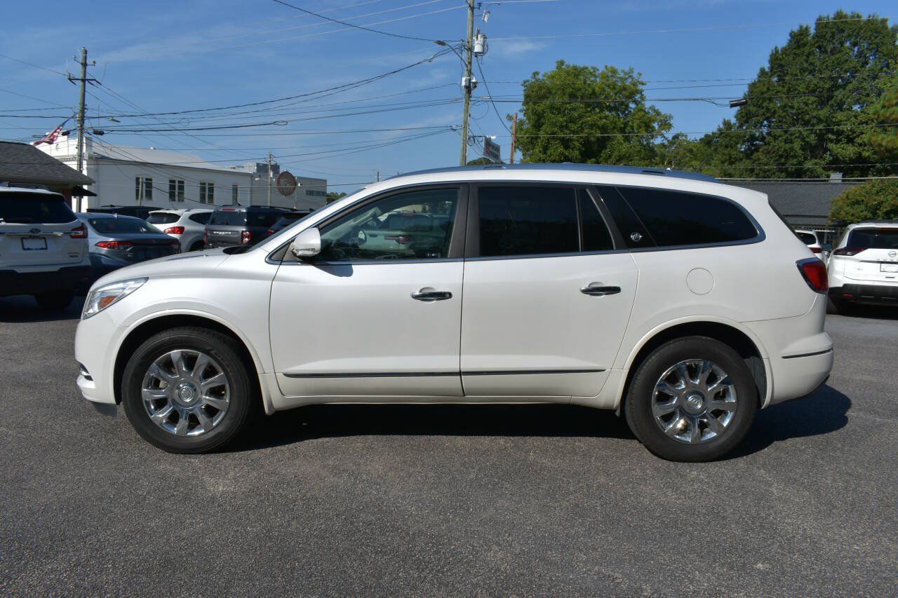 Used 2017 Buick Enclave Leather FWD image 3