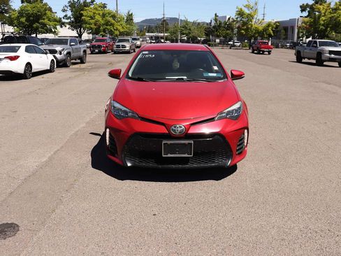 Used 2019 Toyota Corolla SE FWD image 2