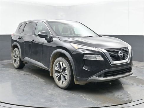 Used 2023 Nissan Rogue SV image 2