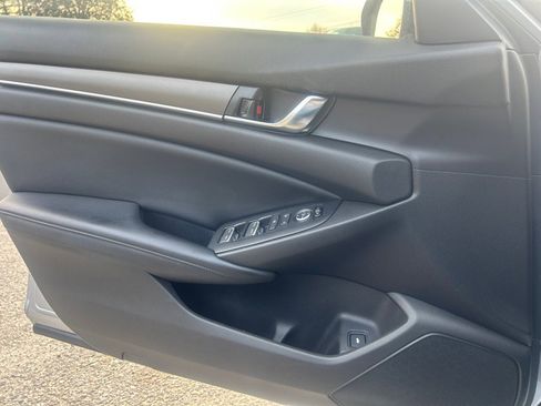 Used 2018 Honda Accord LX image 22