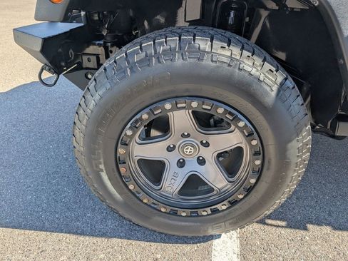 Used 2014 Jeep Wrangler Unlimited Rubicon w/ Connectivity Group AWD/4WD image 22