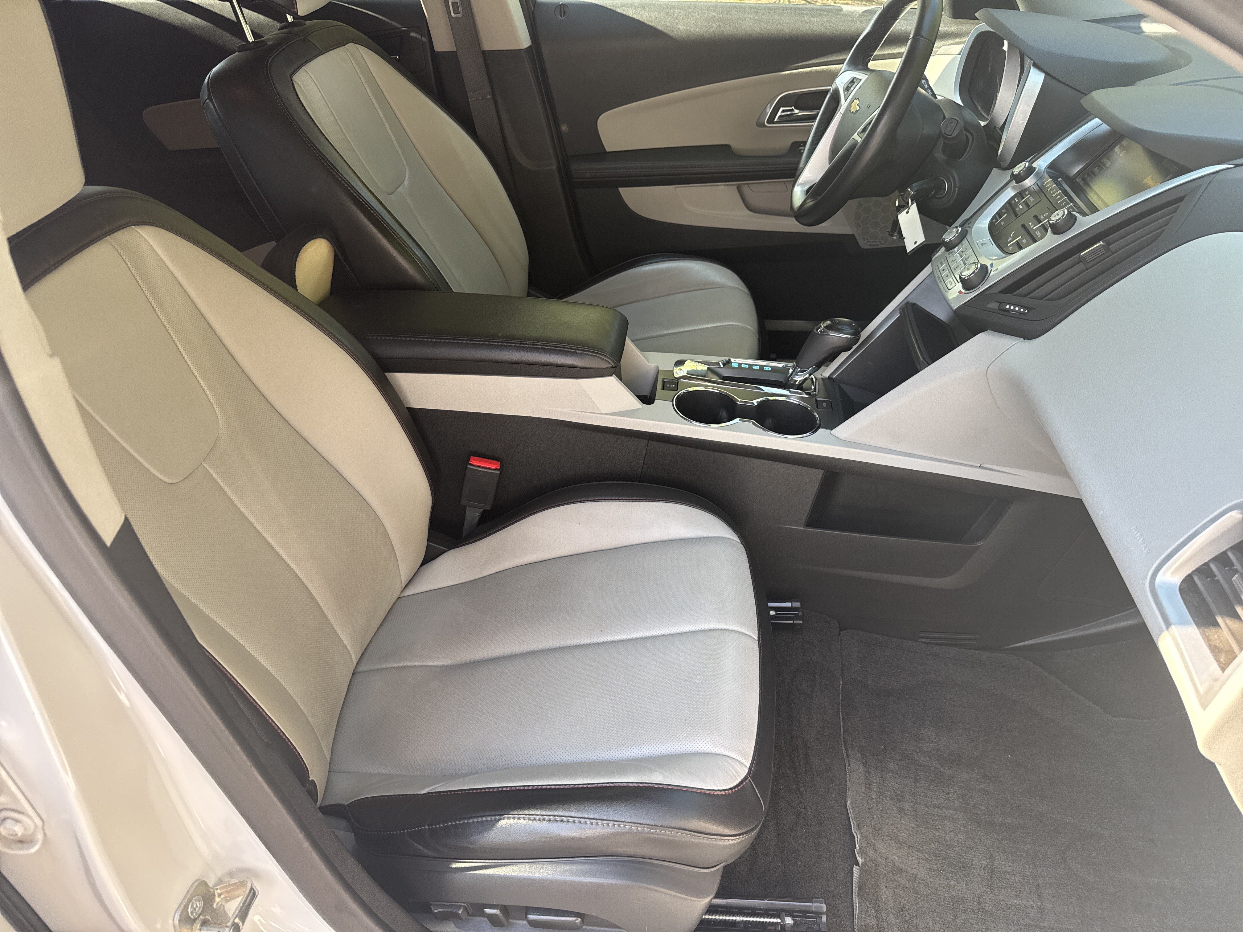Used 2017 Chevrolet Equinox Premier w/ Enhanced Convenience Package FWD image 13