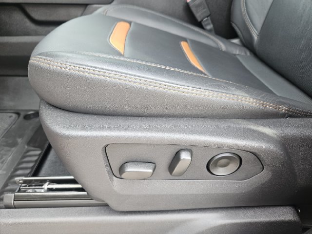Used 2025 GMC Sierra 1500 AT4 w/ AT4 Premium Package AWD/4WD image 24
