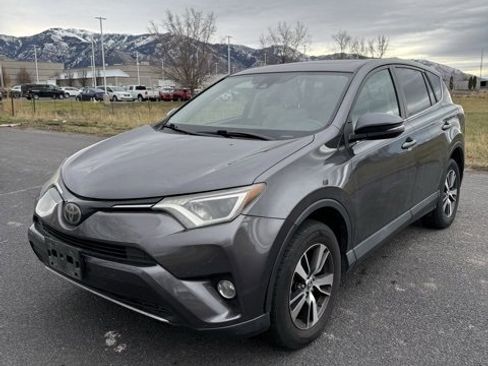 Used 2018 Toyota RAV4 XLE image 2