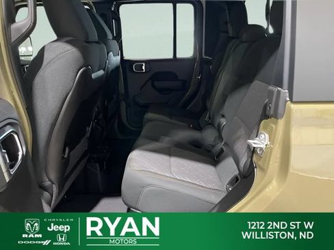 New 2026 Jeep Gladiator Mojave w/ Technology Group AWD/4WD image 48