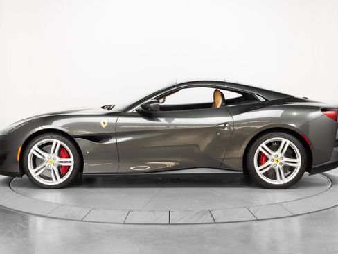 Used 2019 Ferrari Portofino RWD image 13