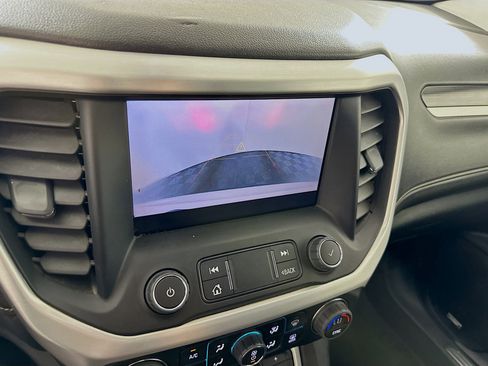 Used 2023 GMC Acadia SLT image 22