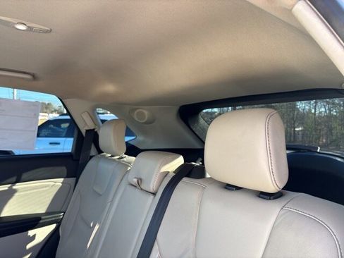 Certified 2019 Ford Edge Titanium image 32