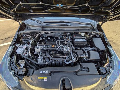 Used 2025 Toyota Corolla LE image 26