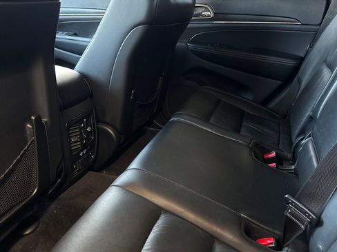 Used 2016 Jeep Grand Cherokee Limited RWD image 12