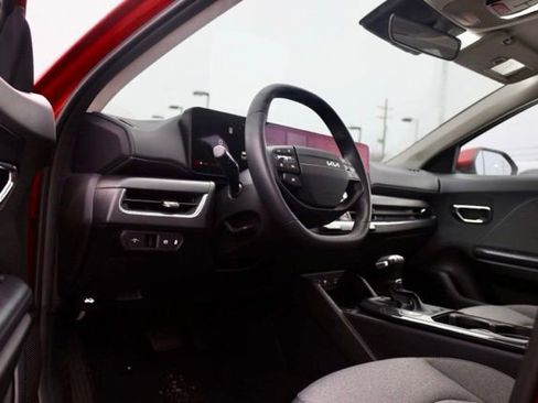 Certified 2025 Kia K4 EX image 8
