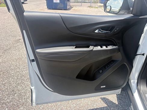 Used 2018 Chevrolet Equinox Premier FWD image 10