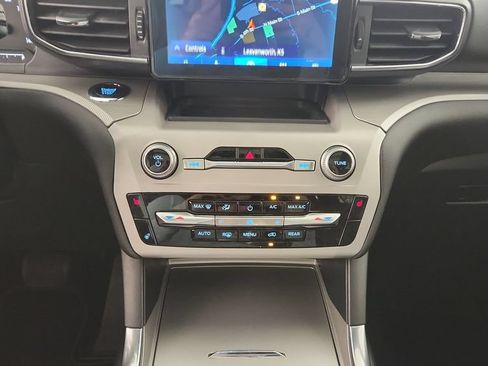 Used 2023 Ford Explorer XLT w/ Equipment Group 202A AWD/4WD image 19