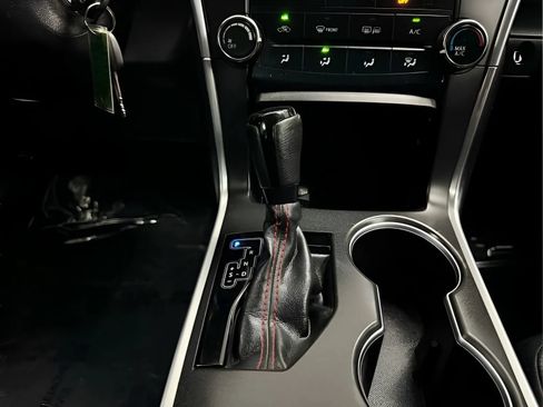 Used 2017 Toyota Camry SE FWD image 21