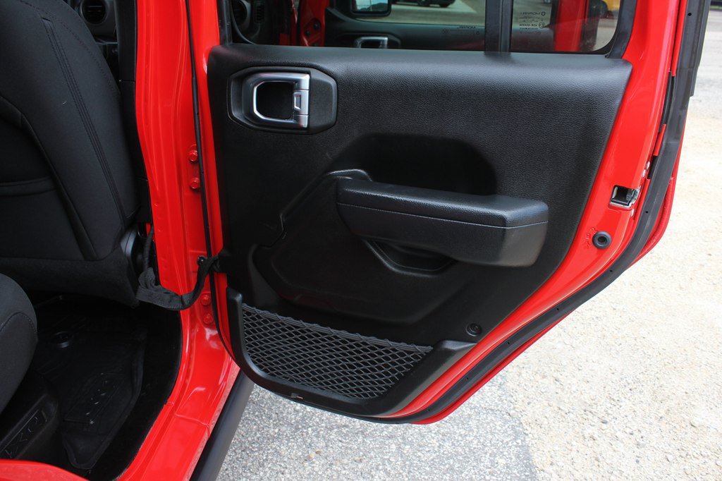 Used 2023 Jeep Wrangler Unlimited w/ Cold Weather Group AWD/4WD image 32