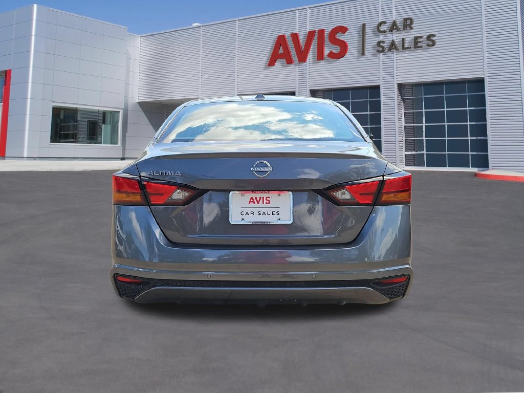 Used 2025 Nissan Altima 2.5 SV FWD image 7