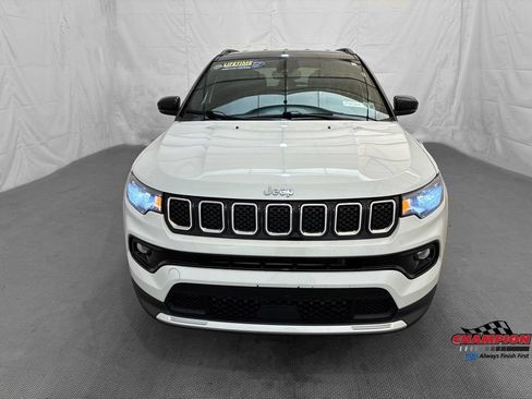 Used 2024 Jeep Compass Limited AWD/4WD image 2