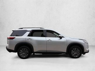 Used 2025 Nissan Pathfinder SV AWD/4WD video 4