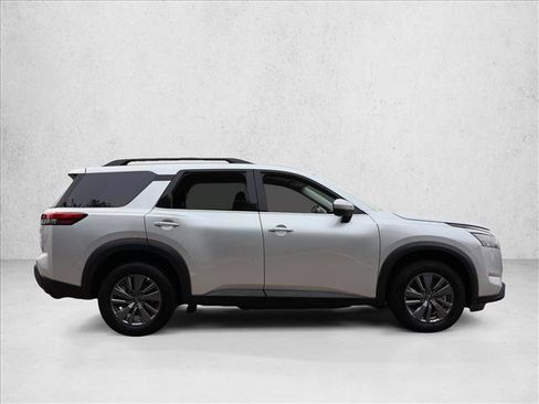 Used 2025 Nissan Pathfinder SV AWD/4WD image 4