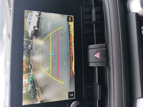 Used 2023 Toyota RAV4 XLE image 17