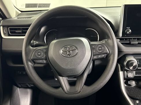Used 2023 Toyota RAV4 LE AWD/4WD image 25