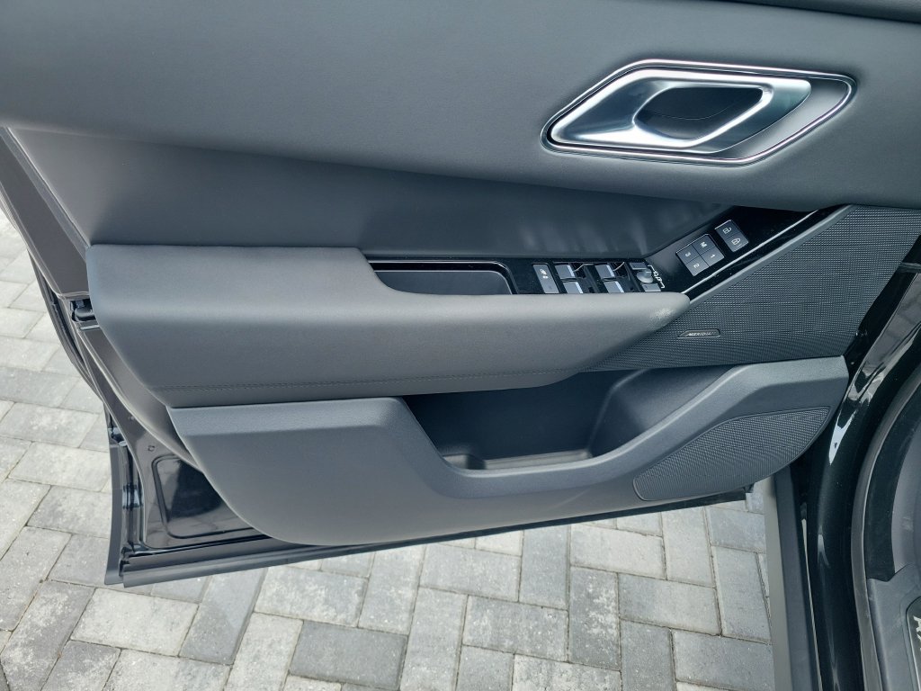 New 2026 Land Rover Range Rover Velar S AWD/4WD image 23