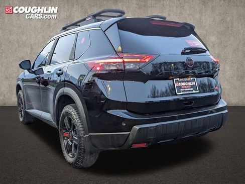 Certified 2025 Nissan Rogue SV image 5
