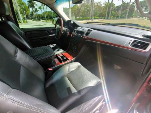 Used 2007 Cadillac Escalade AWD image 39