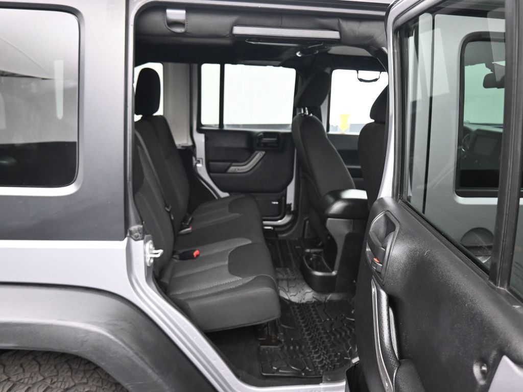 Used 2016 Jeep Wrangler Unlimited Sport AWD/4WD image 28