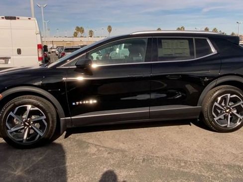 New 2026 Chevrolet Equinox EV LT FWD image 5